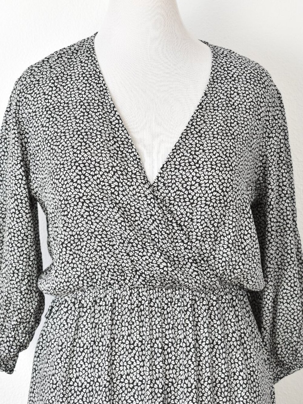 Petal & Pup Hadyn Black and White Faux Wrap Maxi Dress NEW - 10 - Picture 2 of 10